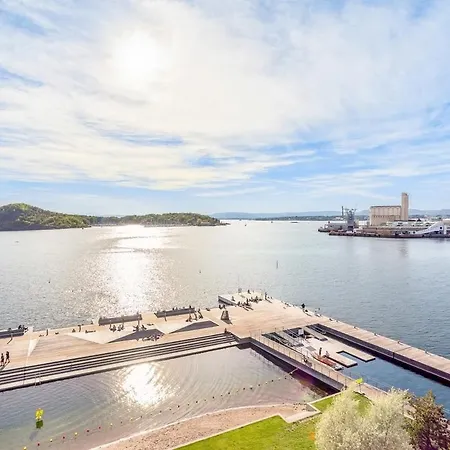Waterfront - - Private Patio Oslo