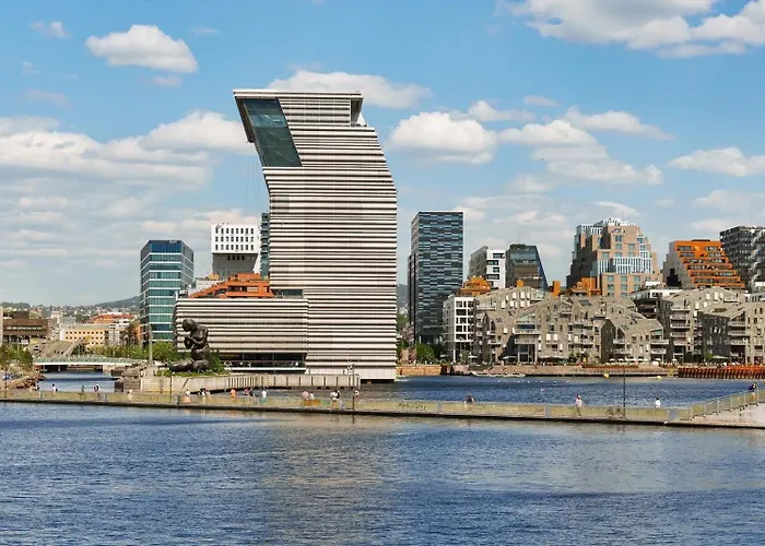 Waterfront - - Private Patio アパート